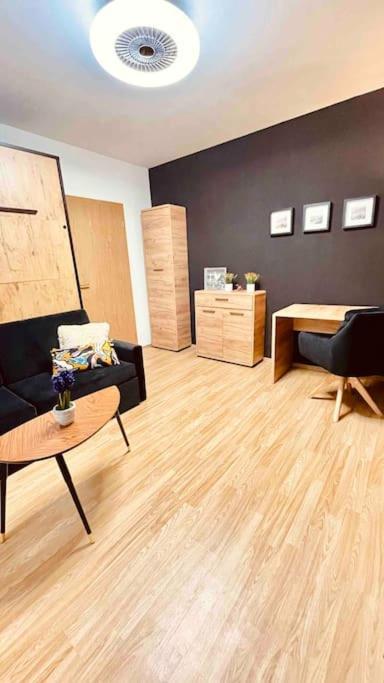 Moderny Apartman S Parkovanim Μπρατισλάβα Εξωτερικό φωτογραφία