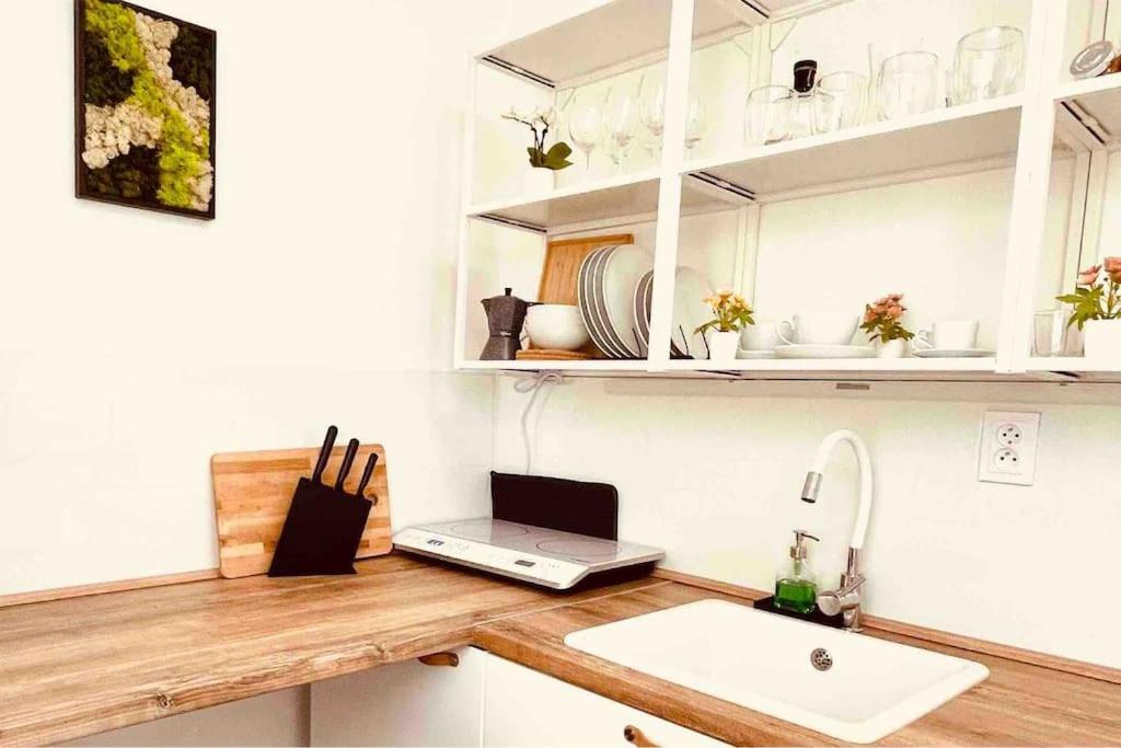 Moderny Apartman S Parkovanim Μπρατισλάβα Εξωτερικό φωτογραφία