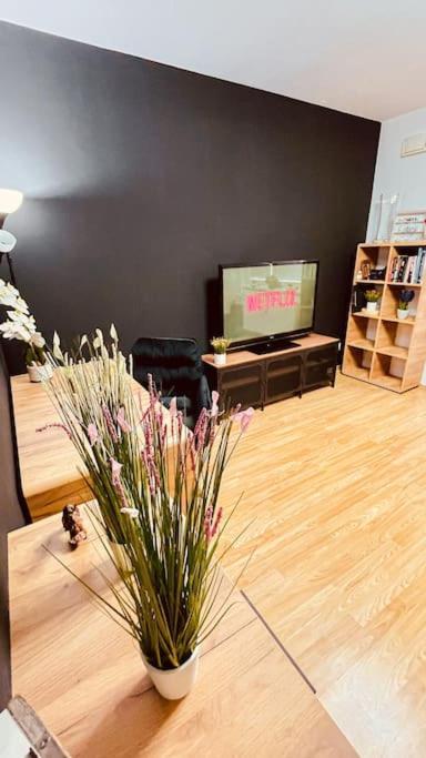 Moderny Apartman S Parkovanim Μπρατισλάβα Εξωτερικό φωτογραφία